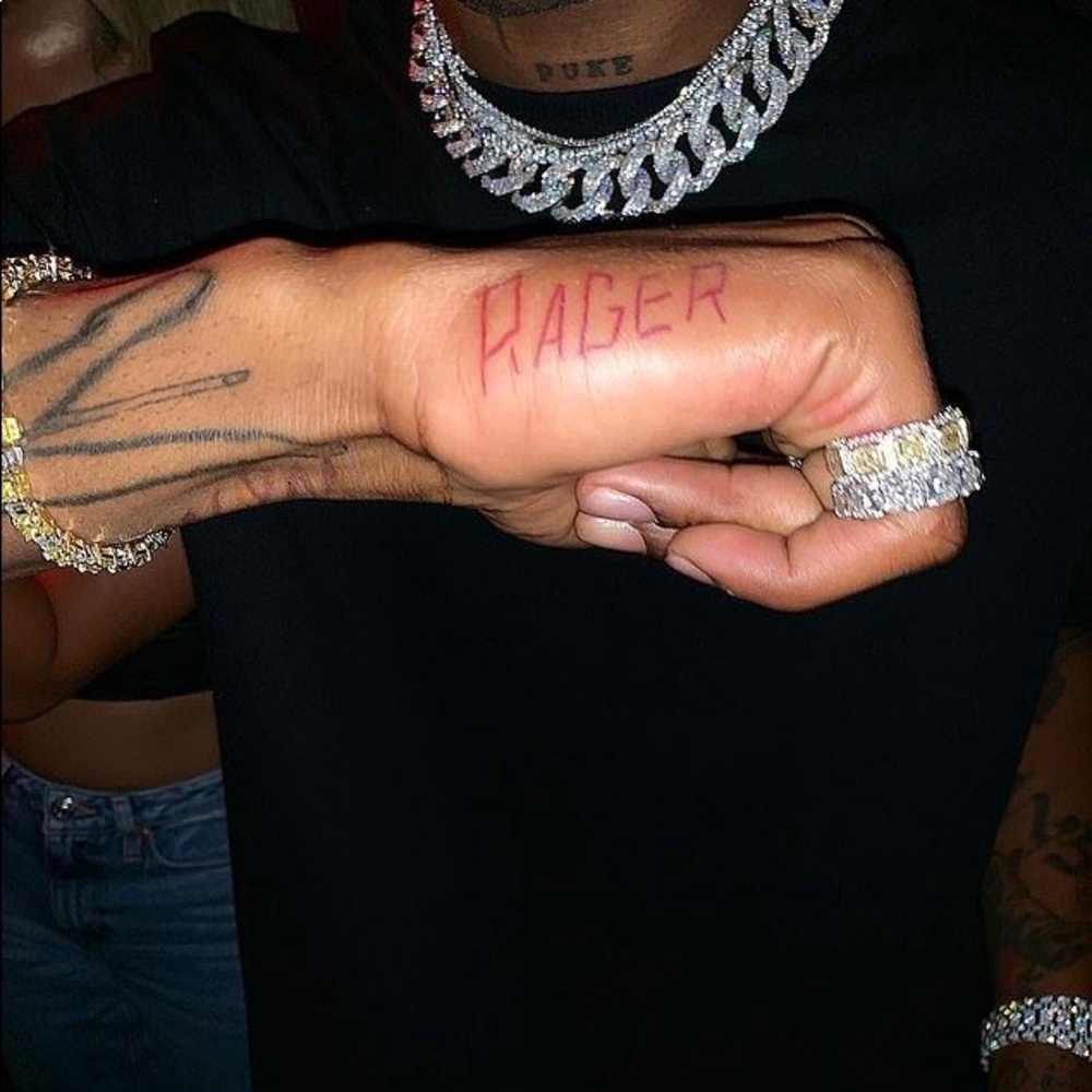 Meet your Posher, Hundreds